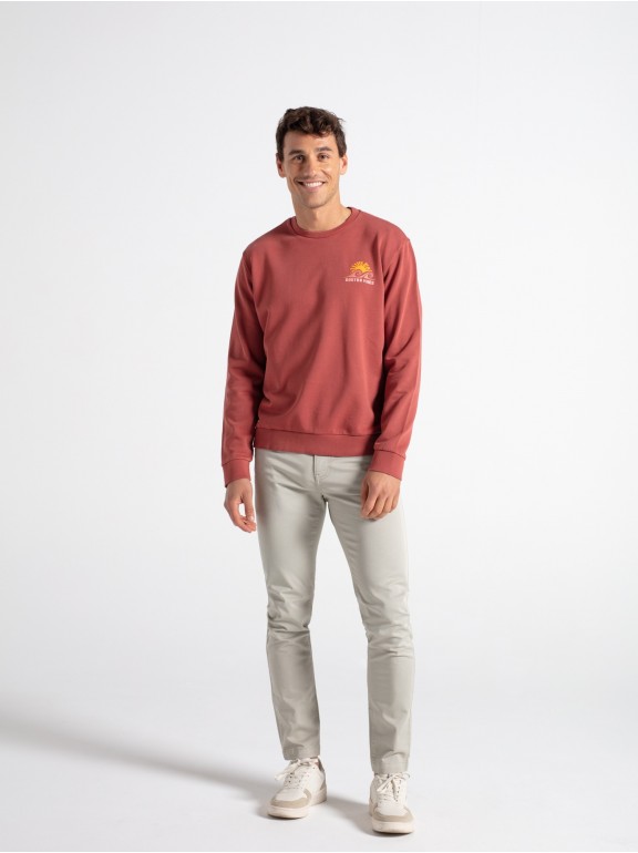 Pantalón slim fit sarga